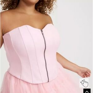 🆕️ TORRID PINK ZIP FRONT CORSET
